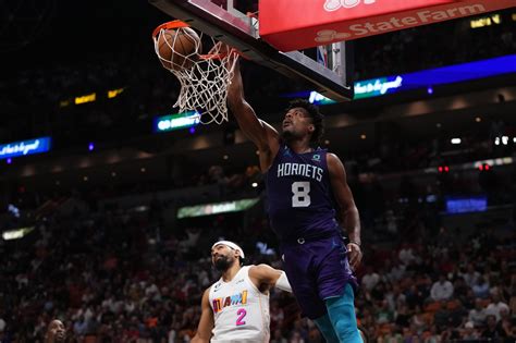 Philadelphia 76ers at Charlotte Hornets odds, picks and predictions.